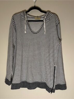 Bobbie Brooks Ladies Black & White Striped Hooded Pullover Size L